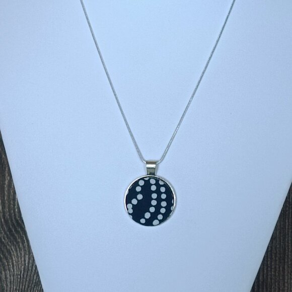 "Kriva Bodka" UNESCO Heritage "Modrotlač" Blueprint Necklace - Artisan Crafted - Picture 2 of 6